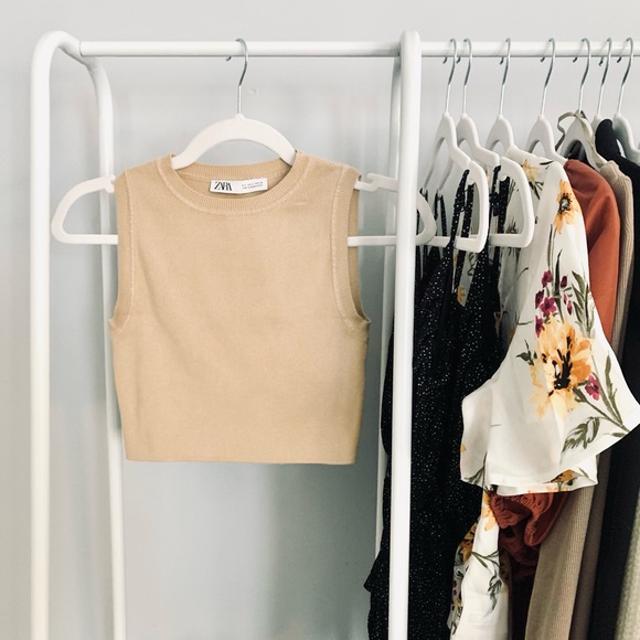 Zara Tops - Zara Ribbed Cropped Tank